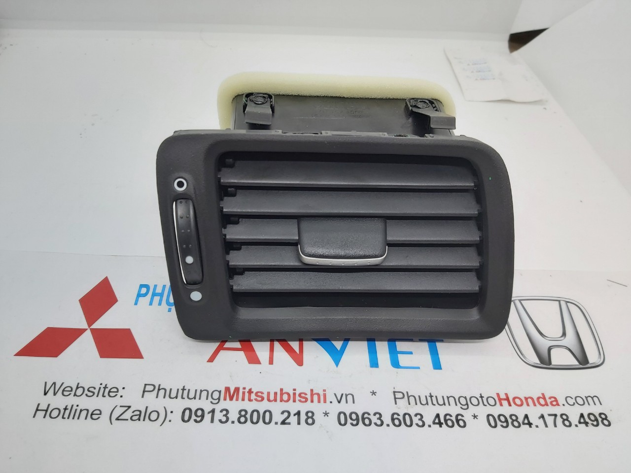 Cửa gió điều hoà táp lô xe Honda CIVIC 2006-2011